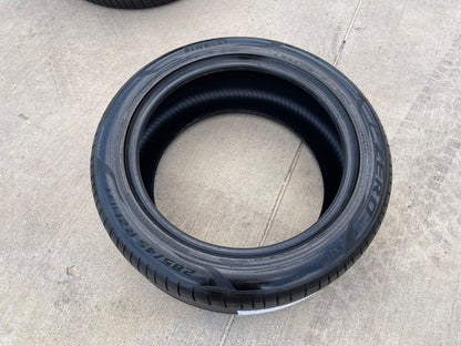 (1) 285/45/21 Pirelli P Zero tire 113Y M+S 285/45R21 Run Flat RFT