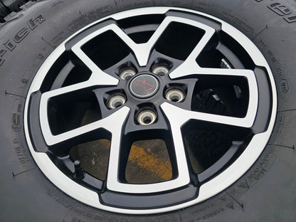 17" Jeep Wrangler Rubicon OEM 95730 9327 wheels rims Gladiator BFG KO2 A/T 35"