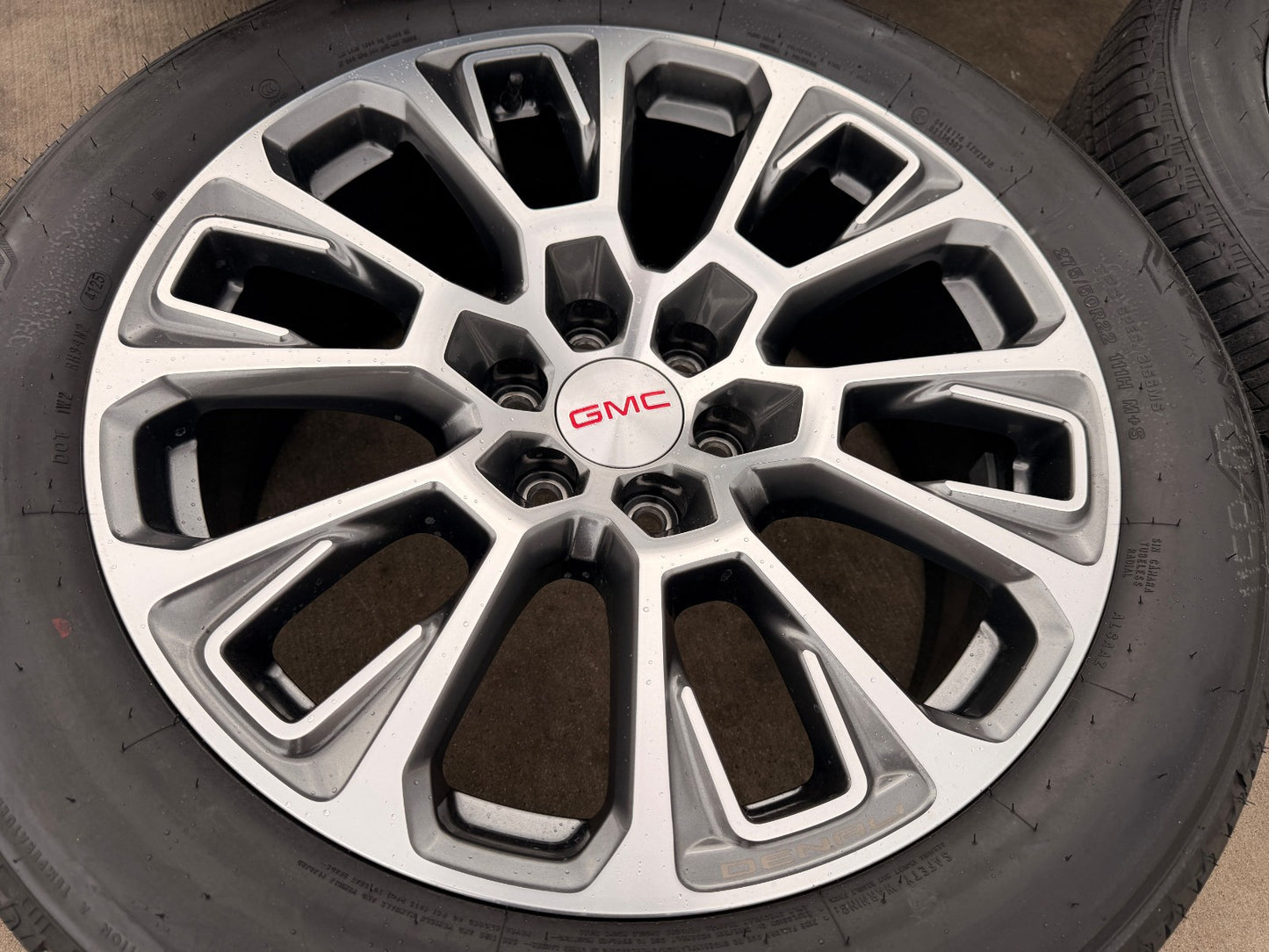 22" GMC Yukon Sierra DENALI OEM wheels rims Tahoe tires 2024 2025 2026 NEW