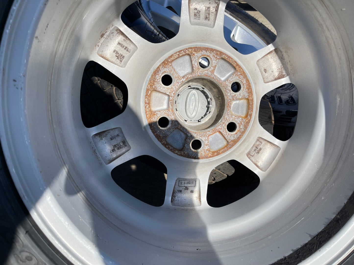 17" Ford F-150 Expedition OEM rims wheels 3661 tires NEW PIRELLI A/T