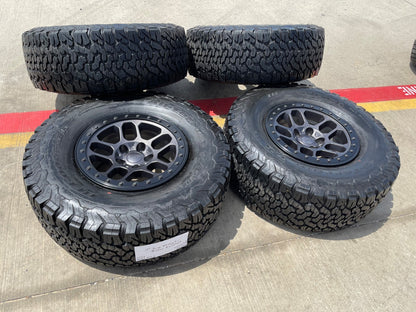 17" Jeep Wrangler 392 Gladiator Rubicon OEM BEADLOCK wheels rims BFG 35"