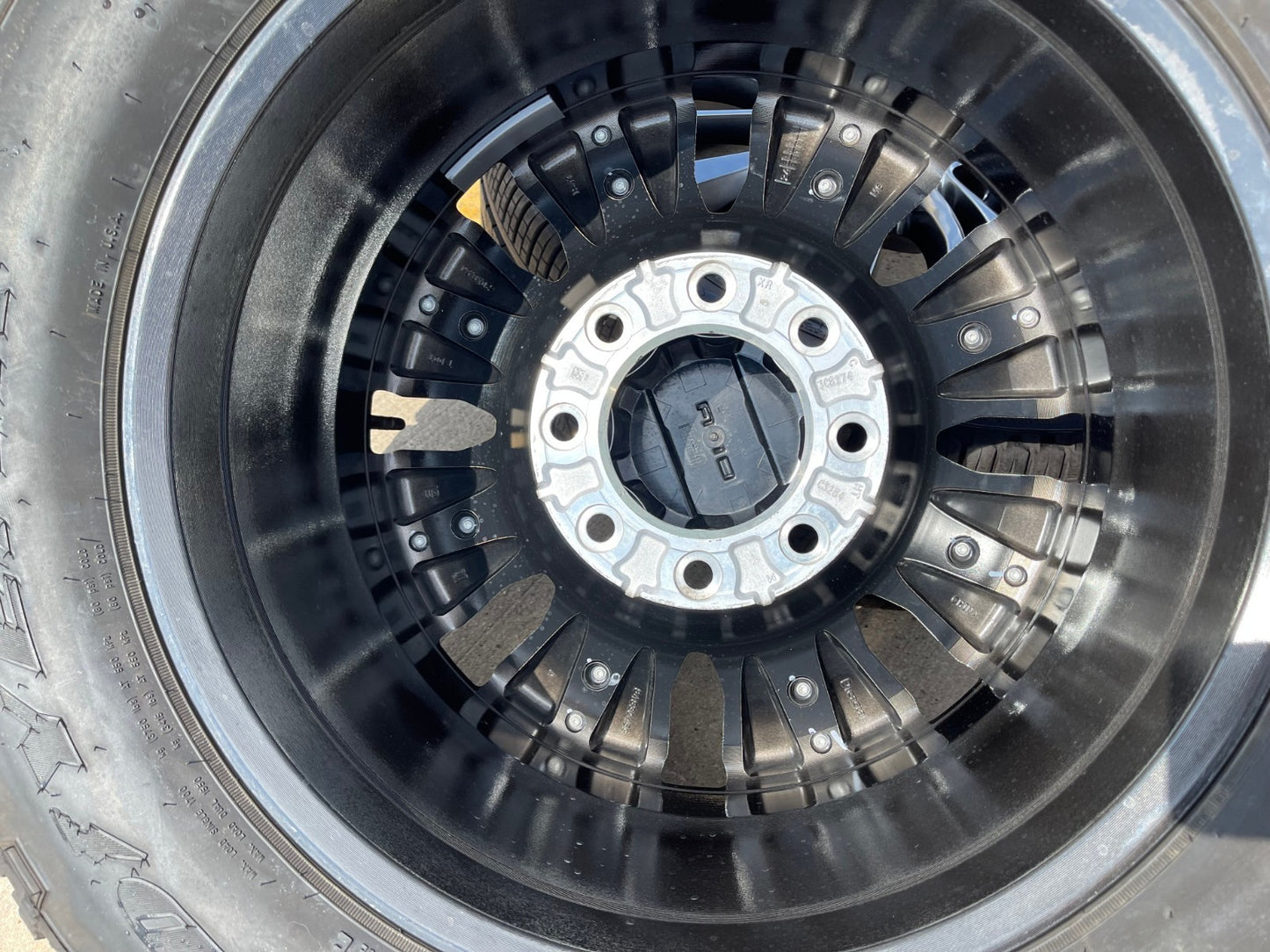 20" GMC Sierra AT4X 2500 3500 OEM wheel rim 5958 14138 Chevy Silverado