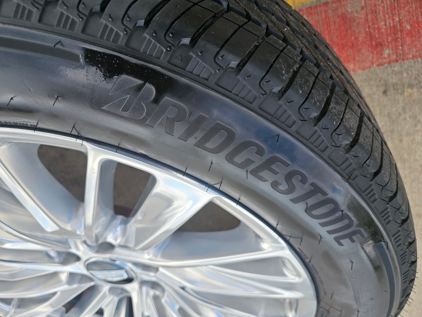22" Cadillac Escalade Platinum OEM wheels rims tires 2024 2025 2026 2027 NEW