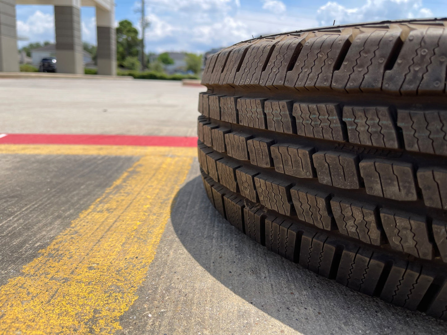 (1) 215/70/16 Kuhmo Crugen H/T51 HT51 tire 99T P215/70R16 NEW