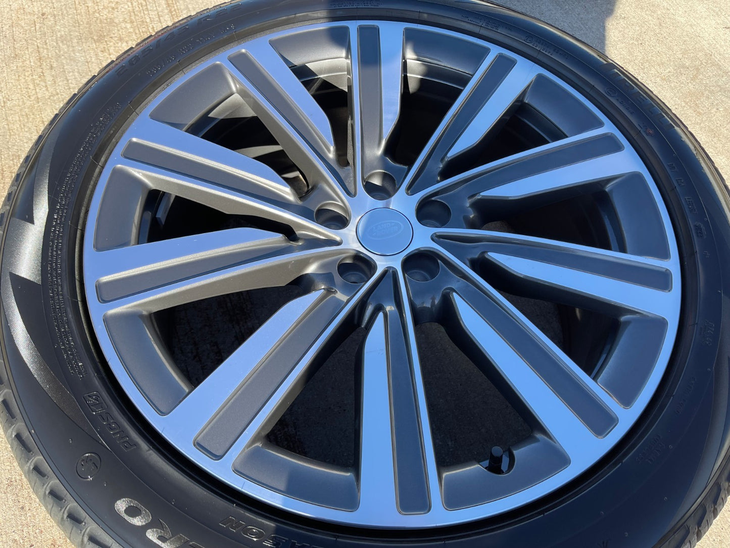 22" Land Rover Range DEFENDER OEM M8E2-1007-HB wheel rim spare PIRELLI