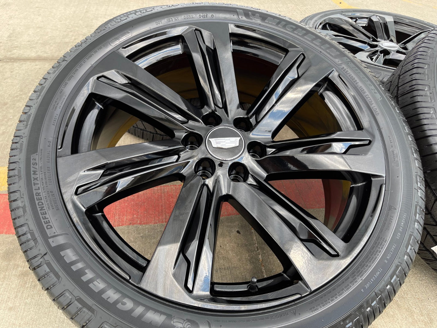 24" Cadillac Escalade V OEM wheels rims black SET 2025 2026 2027 NEW MICHELIN