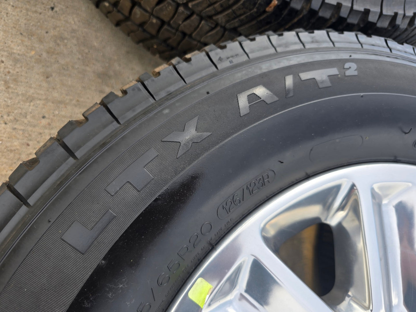 20" Chevy Silverado High Country LTZ 2500 3500 OEM 14124 wheels rims MICHELIN