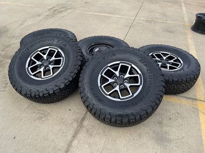 17" Jeep Wrangler Rubicon OEM 95730 9327 wheels rims Gladiator BFG KO2 37" NEW