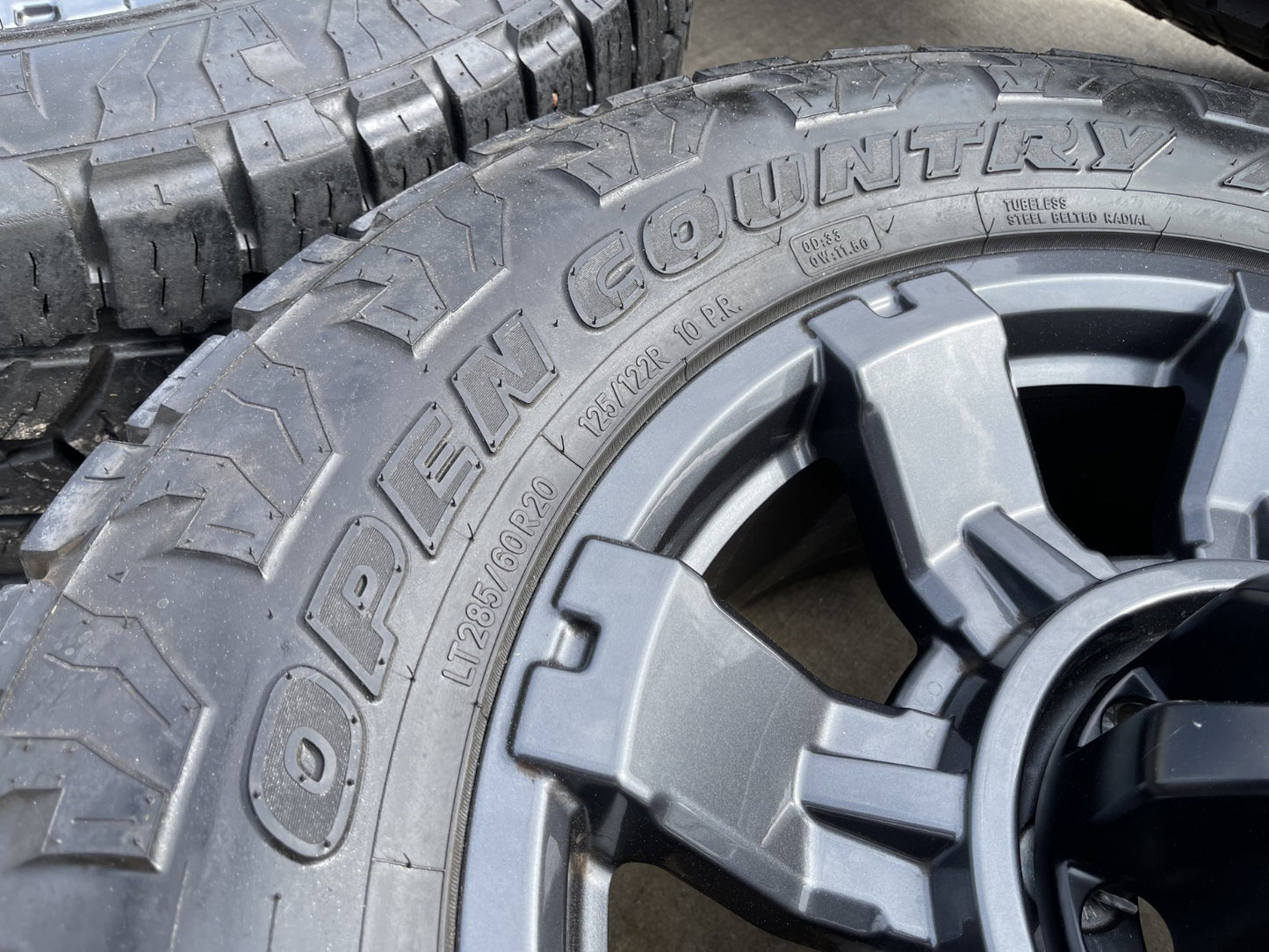 20" Ford F-250 F-350 OEM 10296 10485 Lariat wheels rims 2023 2024 2025 2026 TOYO