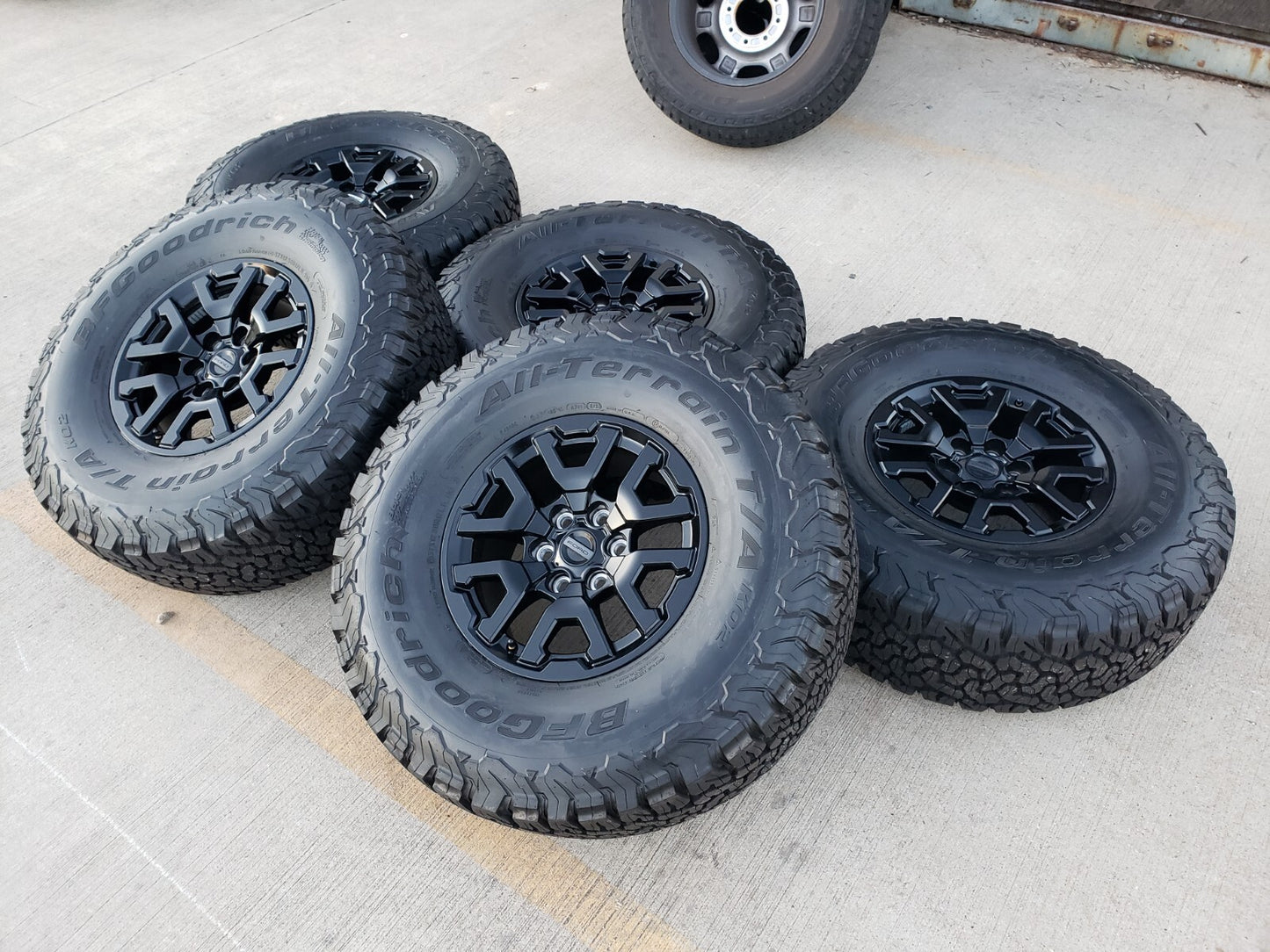 17" Ford F-150 Raptor Bronco OEM rims wheels BFG 10461 tires 2025 2026 BFG NEW
