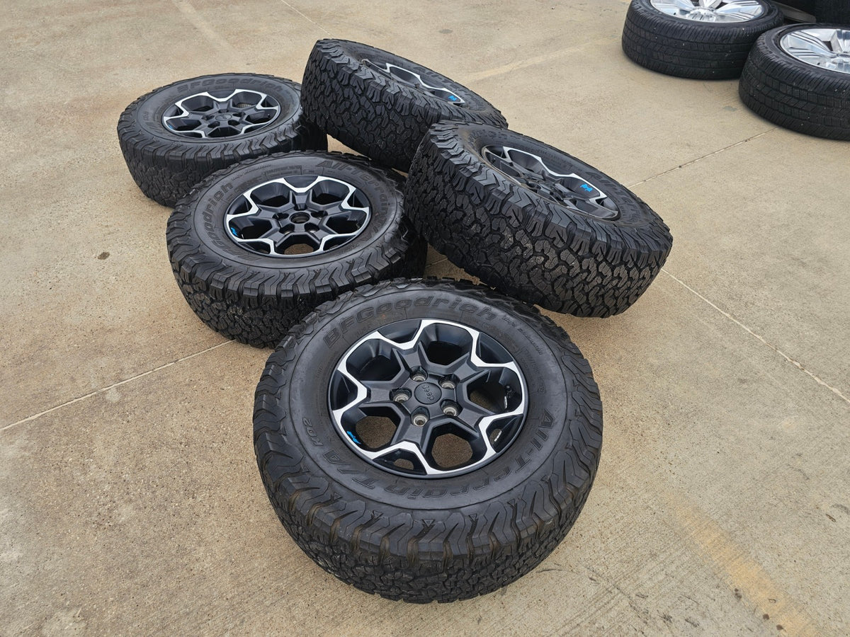 17" Jeep Wrangler Rubicon OEM wheels rims Gladiator 96832 9282 BFG KO2 A/T 33"