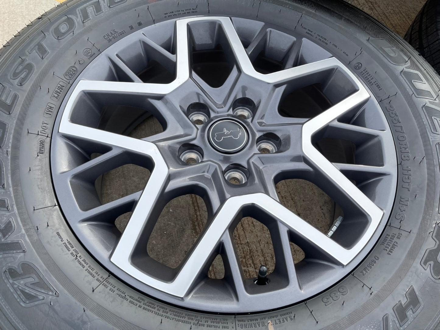18" Jeep Wrangler Grand Cherokee Gladiator OEM 9331 wheels rims 2025 2026 NEW