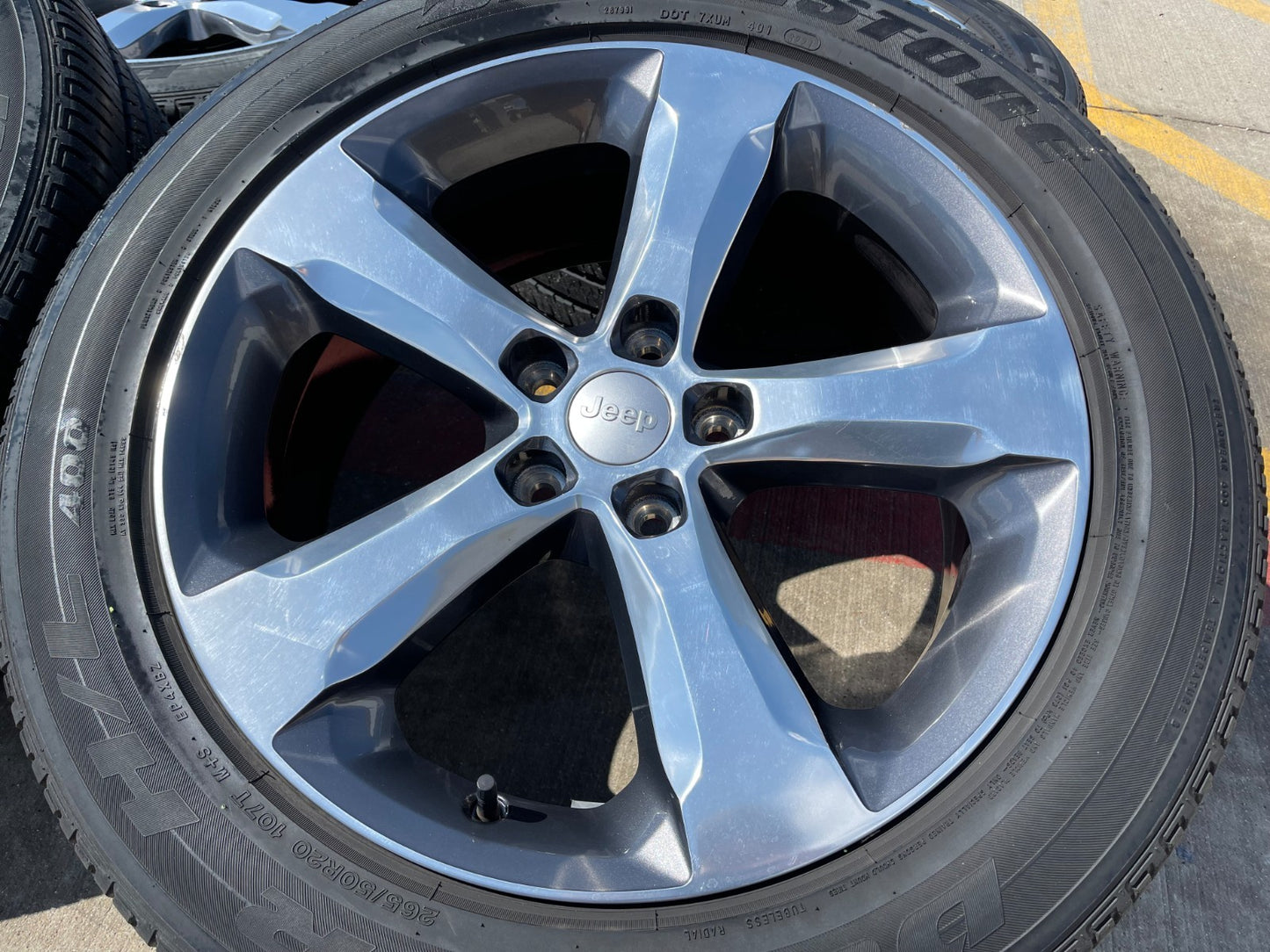 20" Jeep Grand Cherokee L OEM wheels rims 9287 95199 tires DISCOUNTED