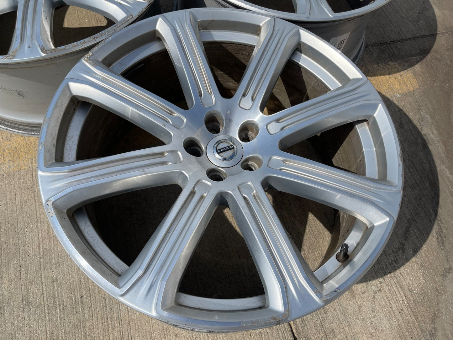 (1) 21" Volvo XC90 Ultimate OEM 70423 rim wheel single 2016 2017 2018 2019 2020