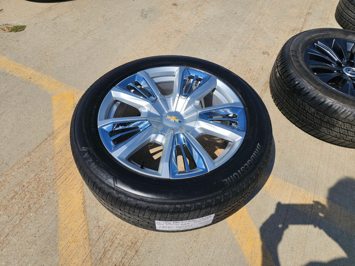 22" Chevy Tahoe RST Premier OEM wheel rim 14046 96951 Silverado Suburban single