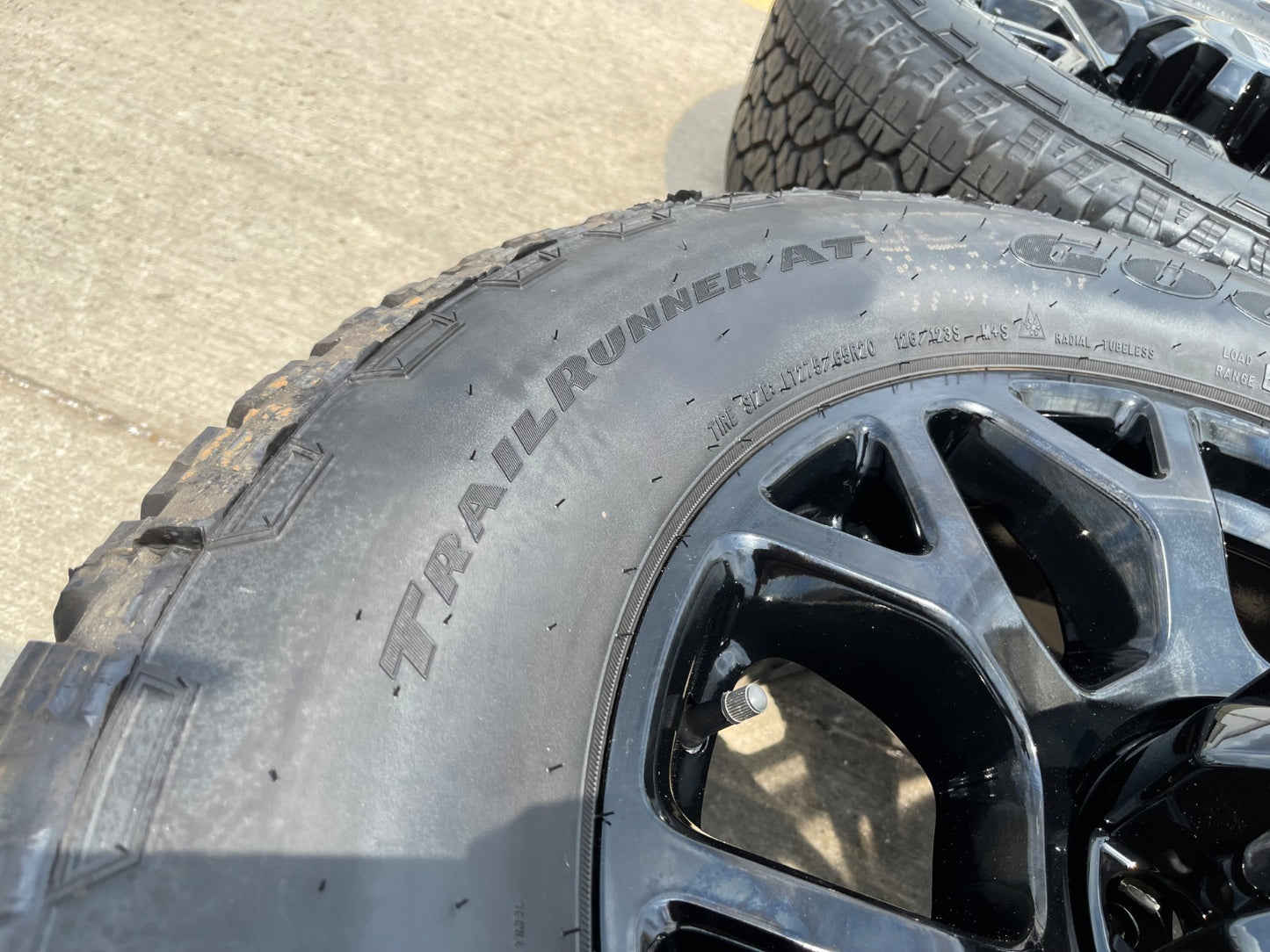 20" Ford F-250 F-350 OEM Lariat wheels rims 10292 tires GOODYEAR