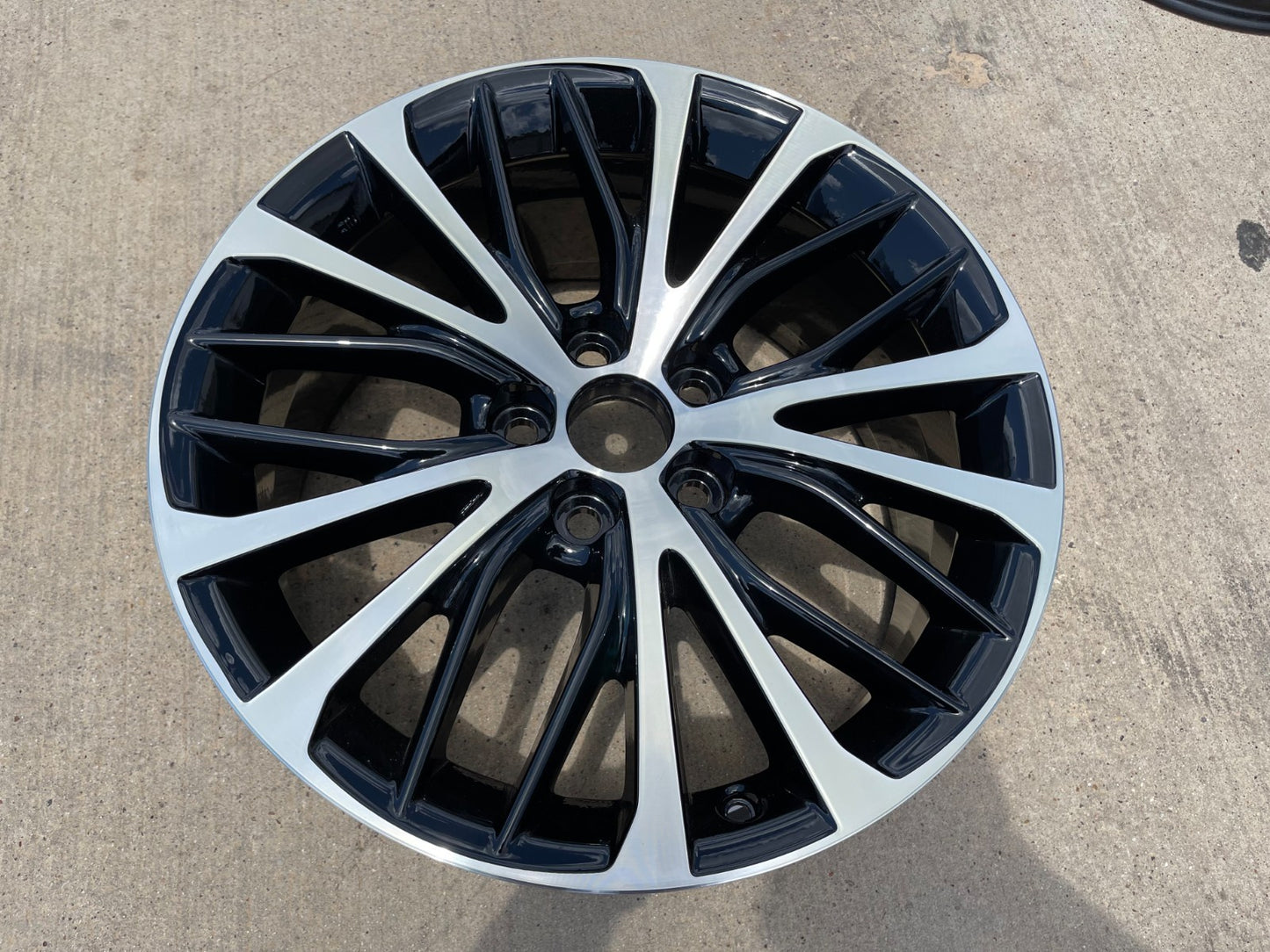 (1) 18" Toyota Camry Avalon OEM 75221 wheel rim SPARE 2018 2019 2020 2021 2022