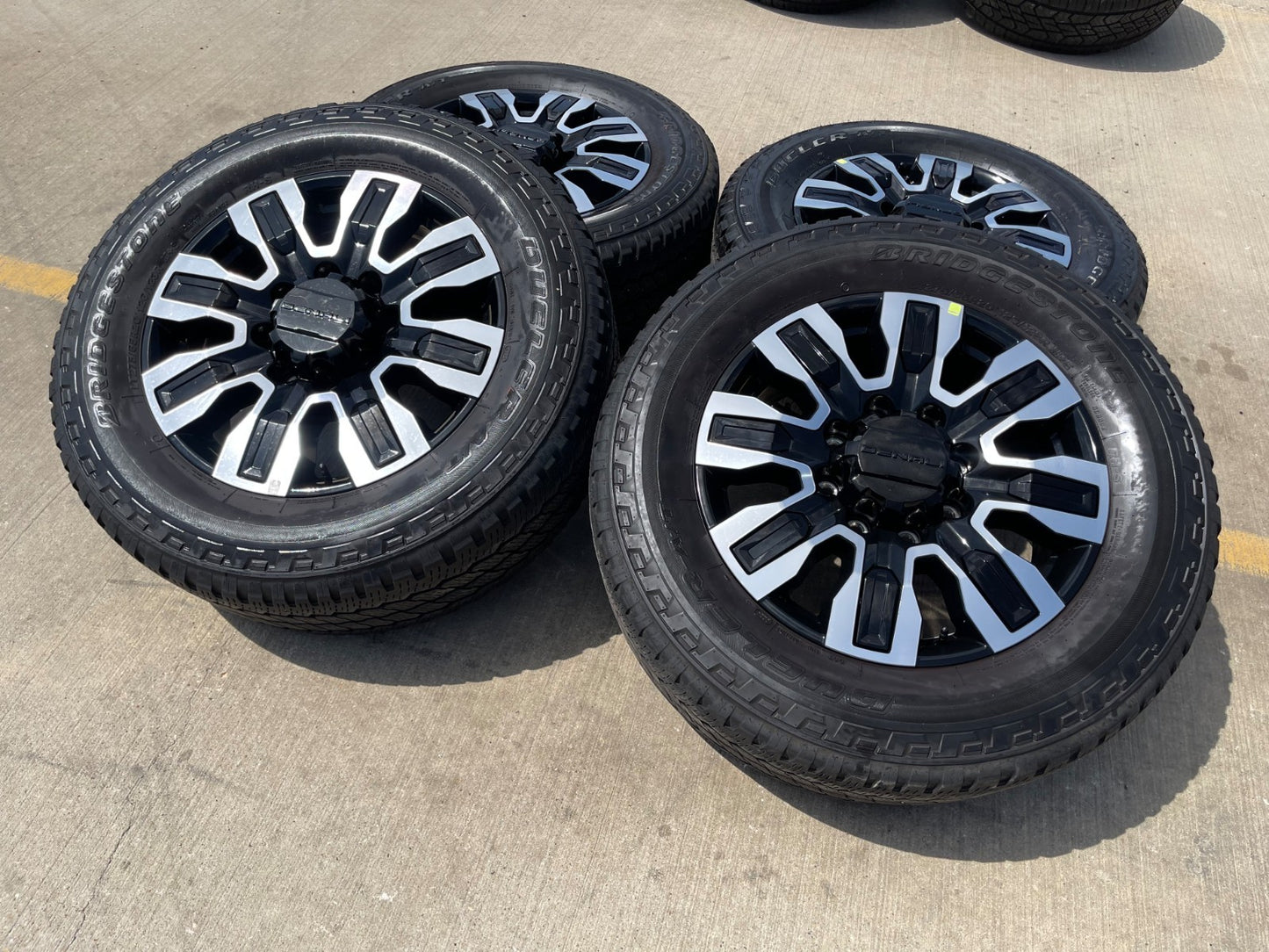20" GMC Sierra DENALI 2500 3500 OEM wheels rims 5958 14138 Chevy DUELER A/T