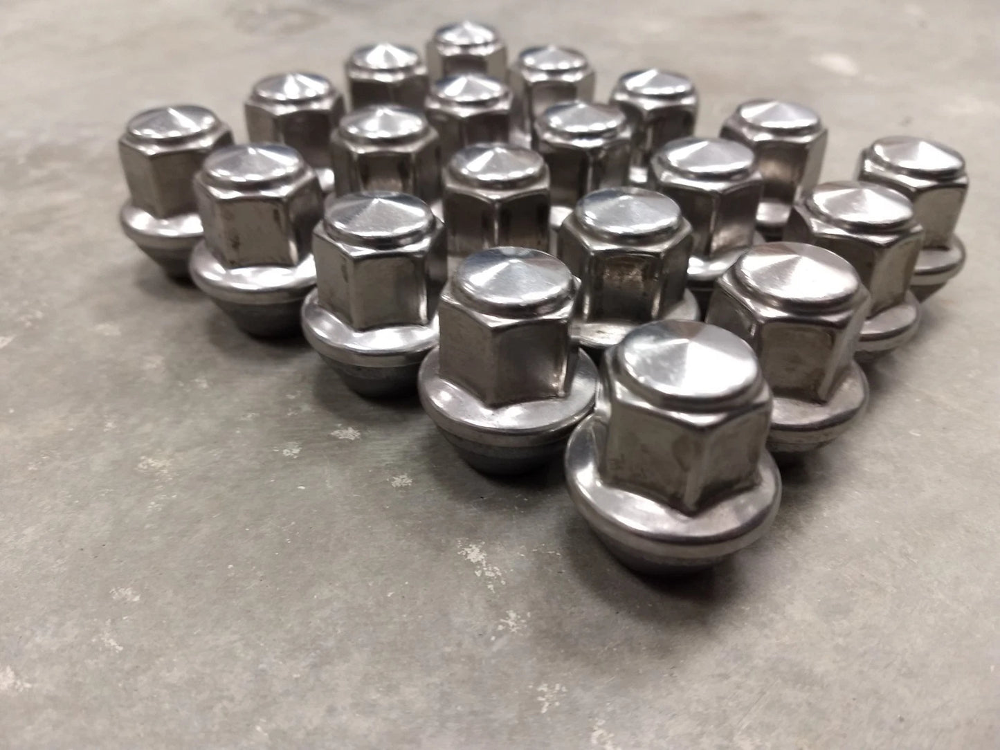 (20) 14x1.5 OEM Ford lug nuts polished Mustang OE 2015-2026