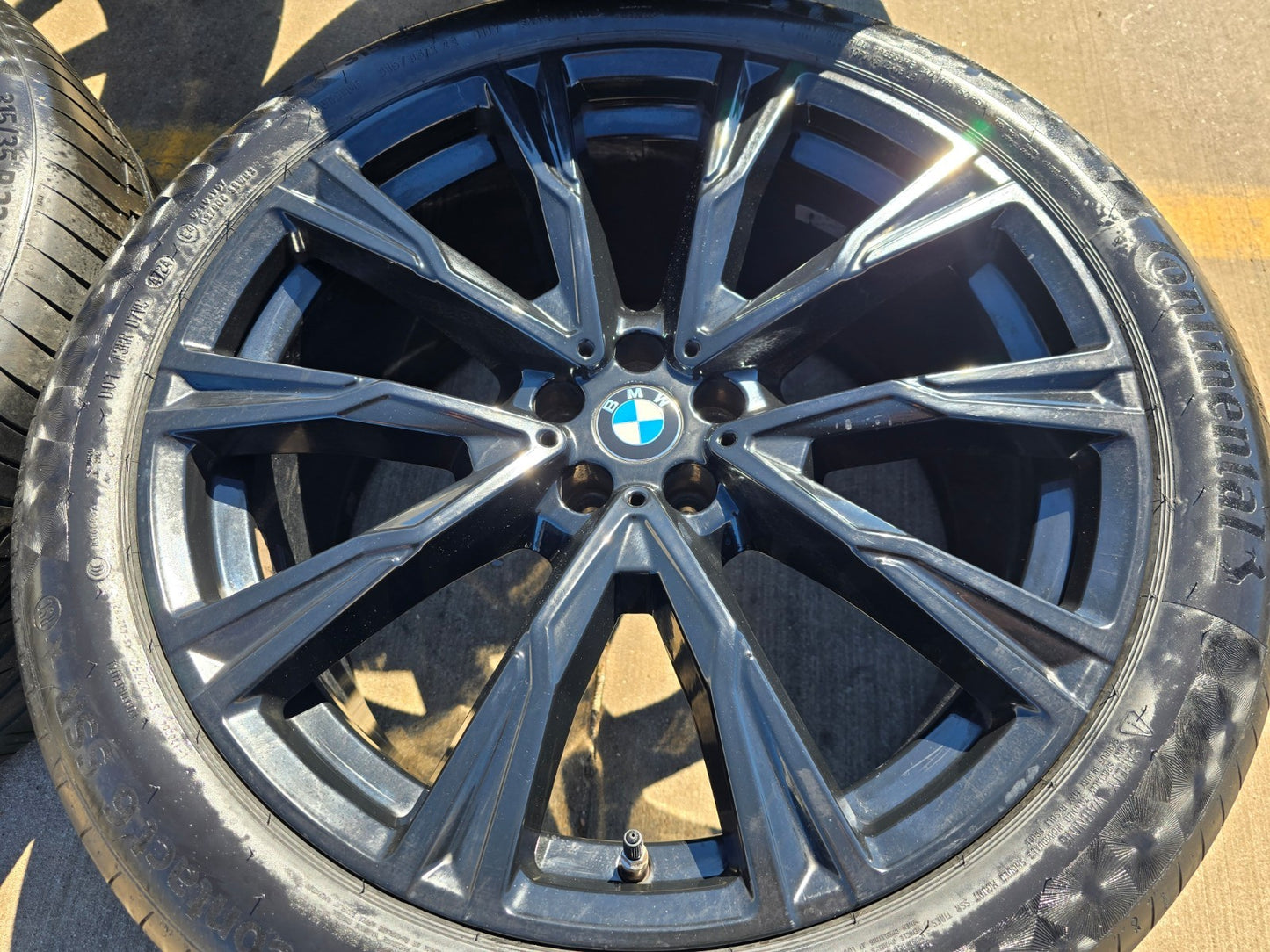 22" BMW X5 X6 X7 OEM 86534 86539 Series wheels rims tires CONTINENTAL