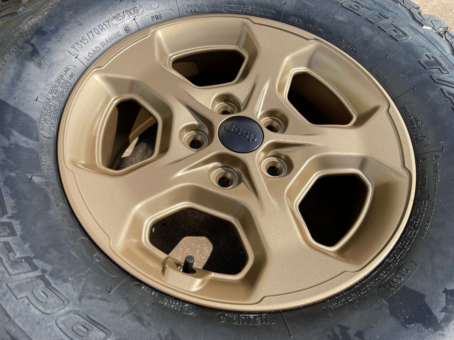 17" Jeep Gladiator RUBICON OEM wheels rims BRONZE Wrangler 9236 NEW 35" BFG