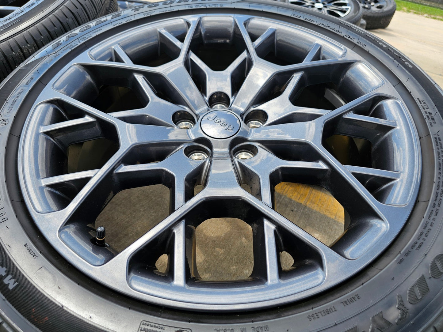 21" Jeep Grand Cherokee L OEM wheels rims 9291 Durango tires GOODYEAR NEW