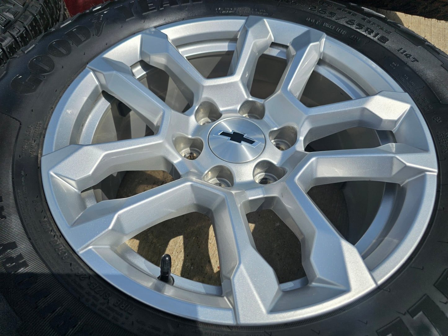 18" Chevy Silverado Suburban Tahoe OEM 14091 wheels rims GMC SET GOODYEAR