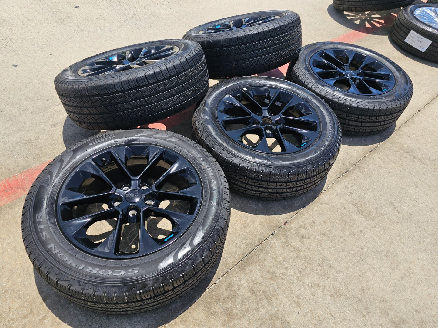 20" Jeep Wrangler HIGH ALTITUDE 9262 96902 OEM wheels rims Gladiator PIRELLI