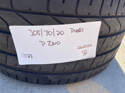 (1) 305/30/20 Pirelli P Zero tire 103Y M+S 305/30R20 tire Porsche 911 Carrera