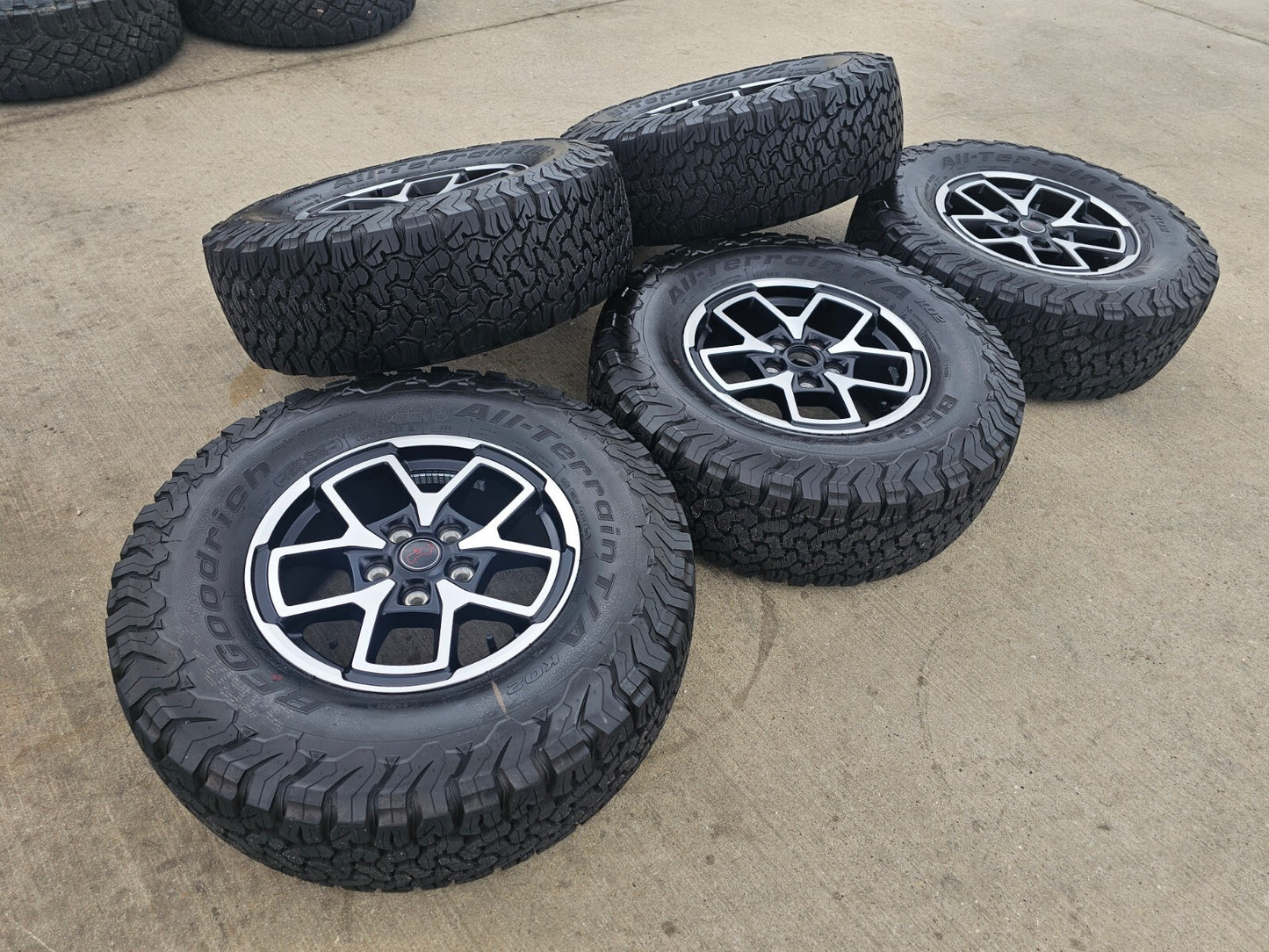 17" Jeep Wrangler Rubicon OEM wheels rims 392 Gladiator tires NEW BFG 33"