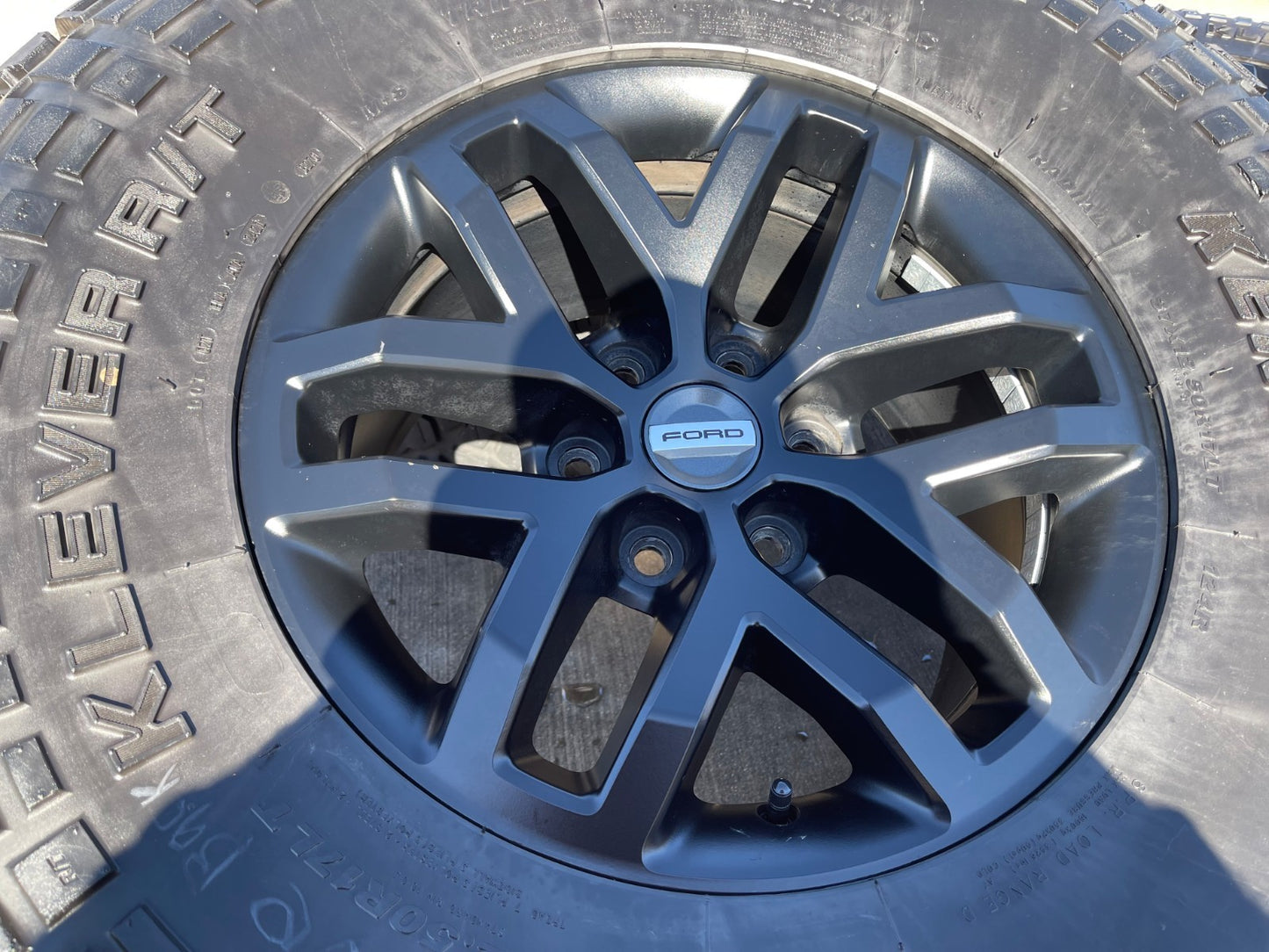 17" Ford F-150 Raptor OEM 10115 rims wheels tires KENDA R/T 37"