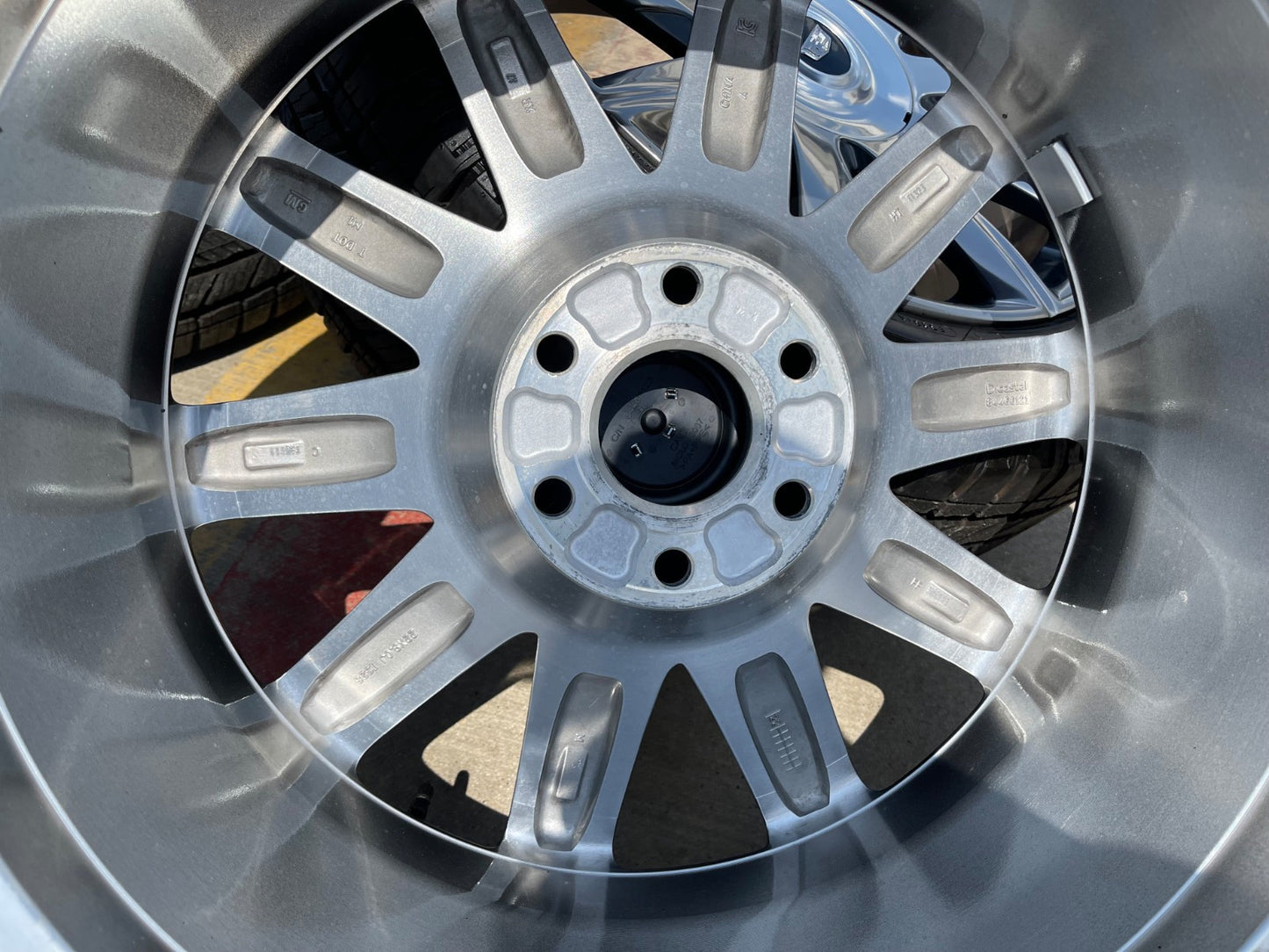 22" Cadillac Escalade Platinum OEM wheels rims 95078 4874 tires MICHELIN NEW