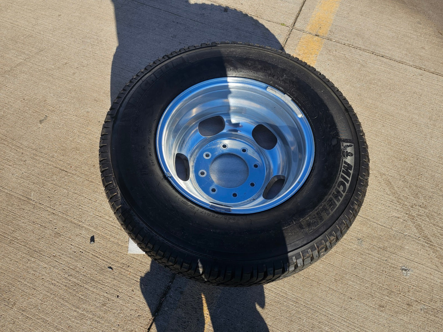 17" Ford F-350 Dually OEM rim wheel 10478 tire MICHELIN NEW