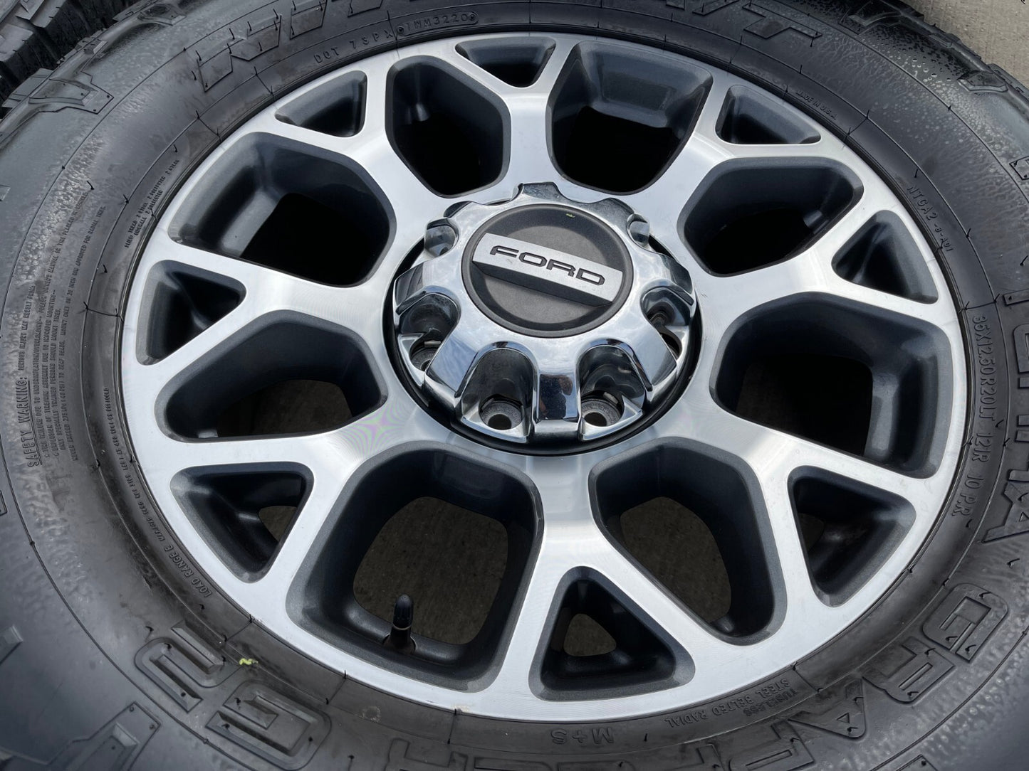 20" Ford F-250 F-350 OEM Lariat wheels rims 10292 tires NITTO 35"