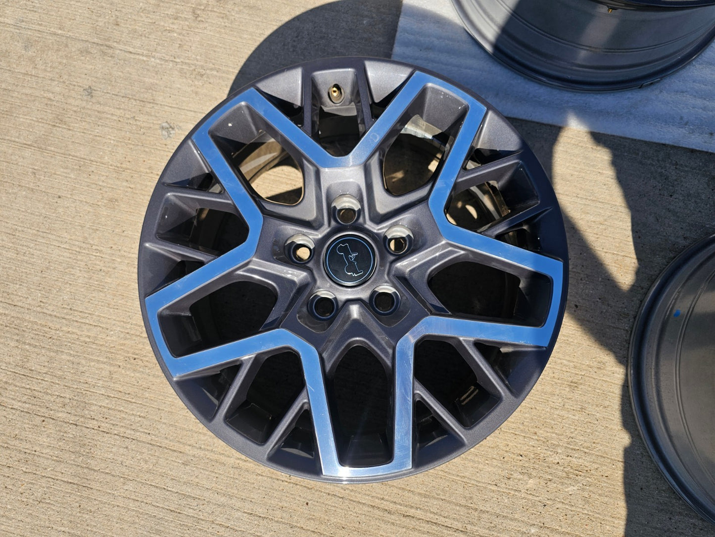 18" Jeep Wrangler Gladiator Grand Cherokee OEM 9331 wheel rim spare NEW