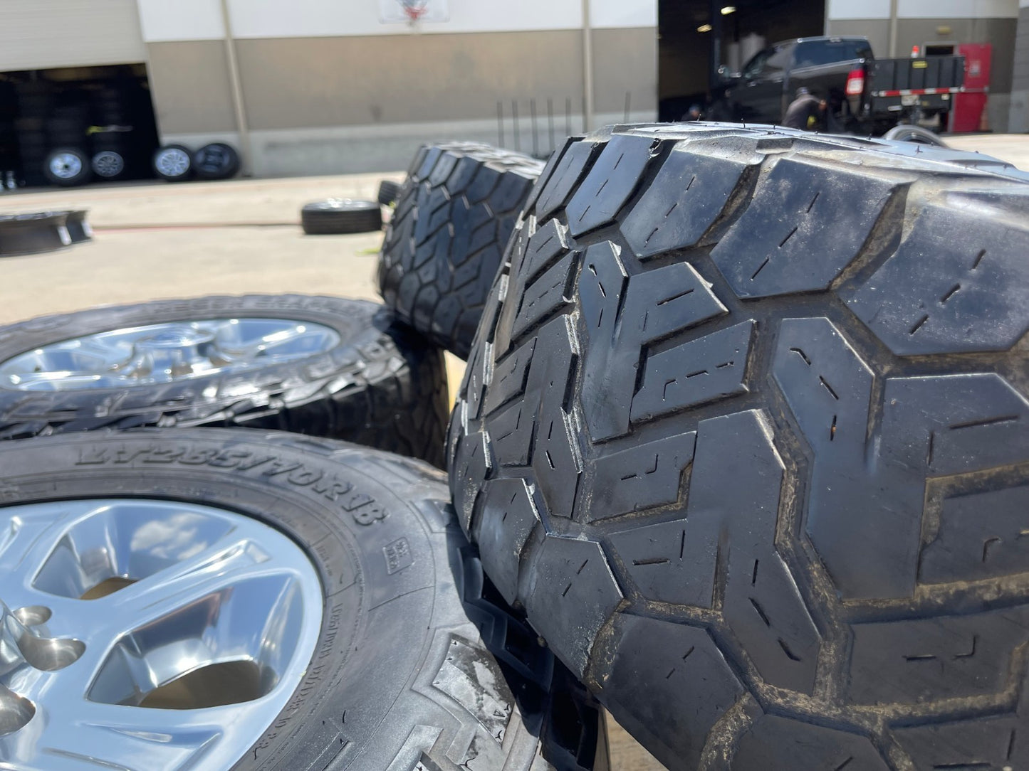 18" Ram 2500 3500 Laramie Power Wagon OEM wheels rims 2692 SET NITRO 34"