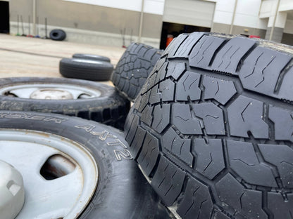 (1) 18" Ford F-250 F-350 OEM 3601 steel spare wheel rim tire