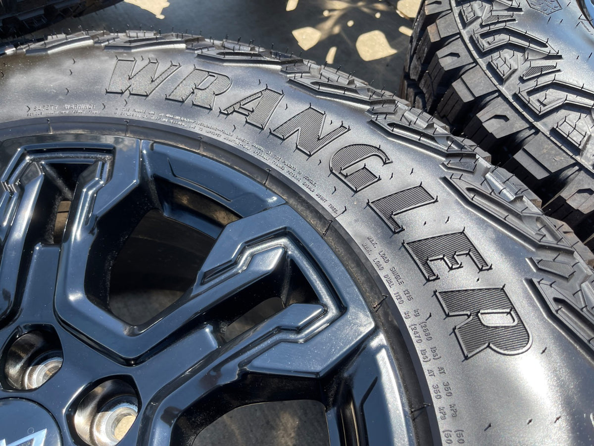 18" Chevy Silverado ZR2 Tahoe TRAIL BOSS Sierra OEM 95415 wheels rims SET NEW