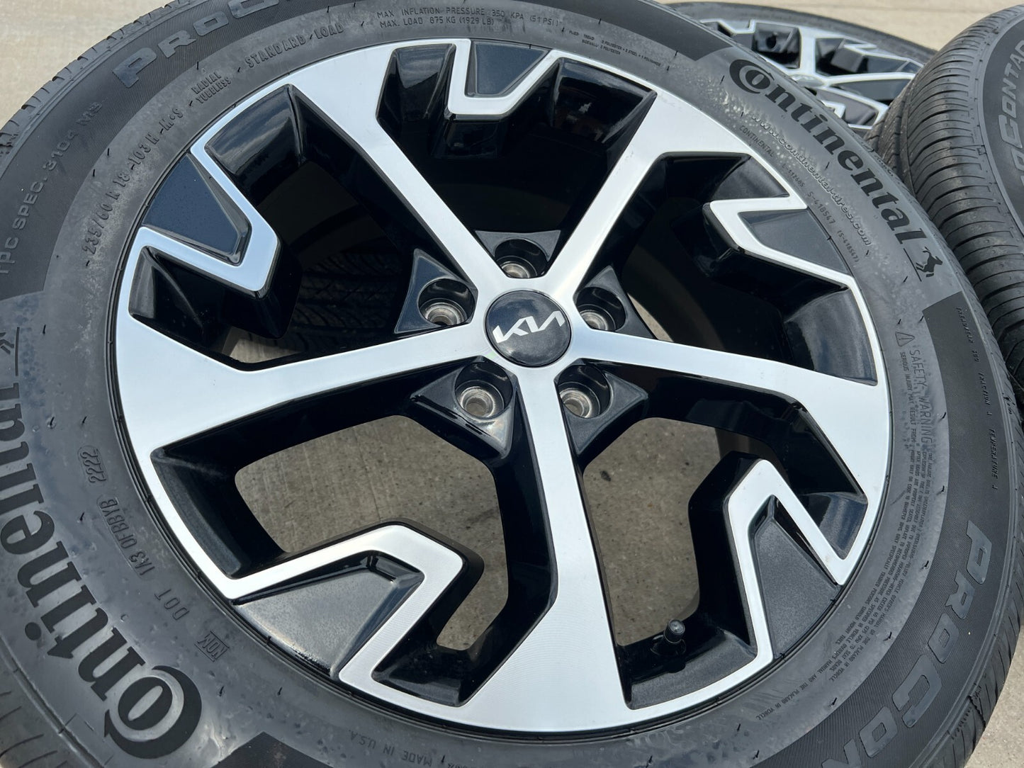 18" Kia Sportage Telluride OEM wheels rims tires 95386 Sorento Sedona