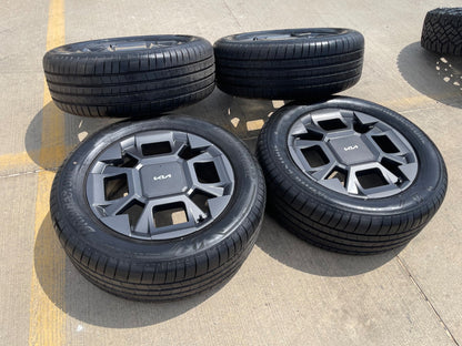 19" Kia Telluride Sorento OEM wheels rims 95983 tires Carnival BRIDGESTONE SET