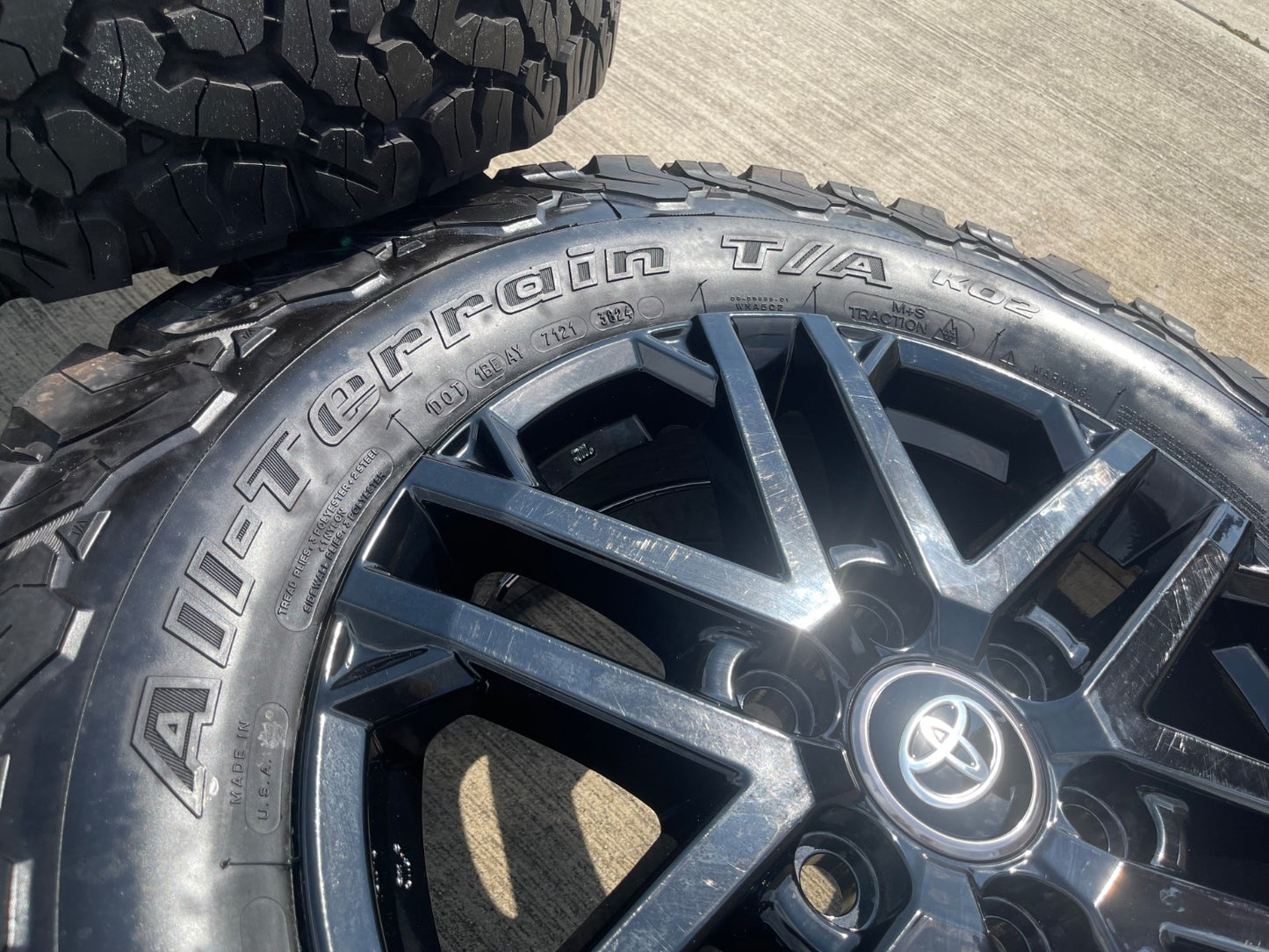 18" Toyota Tundra Sequoia TRD OEM 75281 wheels rims LX600 2025 2026 NEW BFG KO2