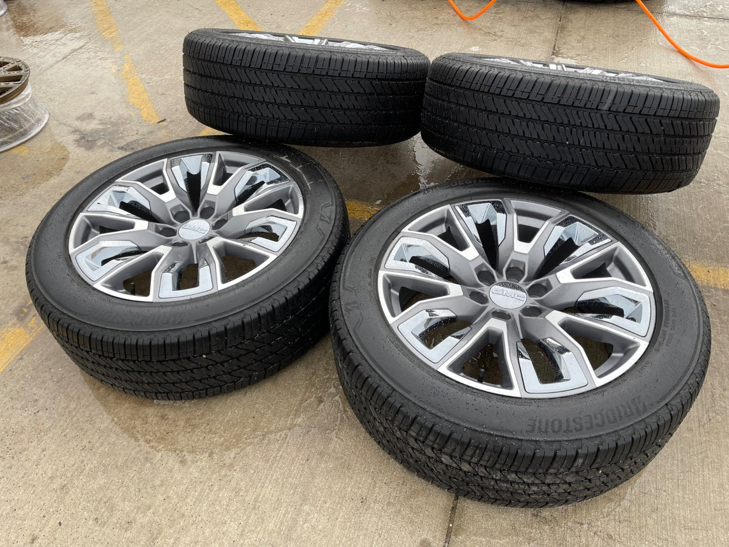 22" GMC Yukon Chevy Tahoe Escalade OEM chrome 95513 14134 wheels rims tires SET