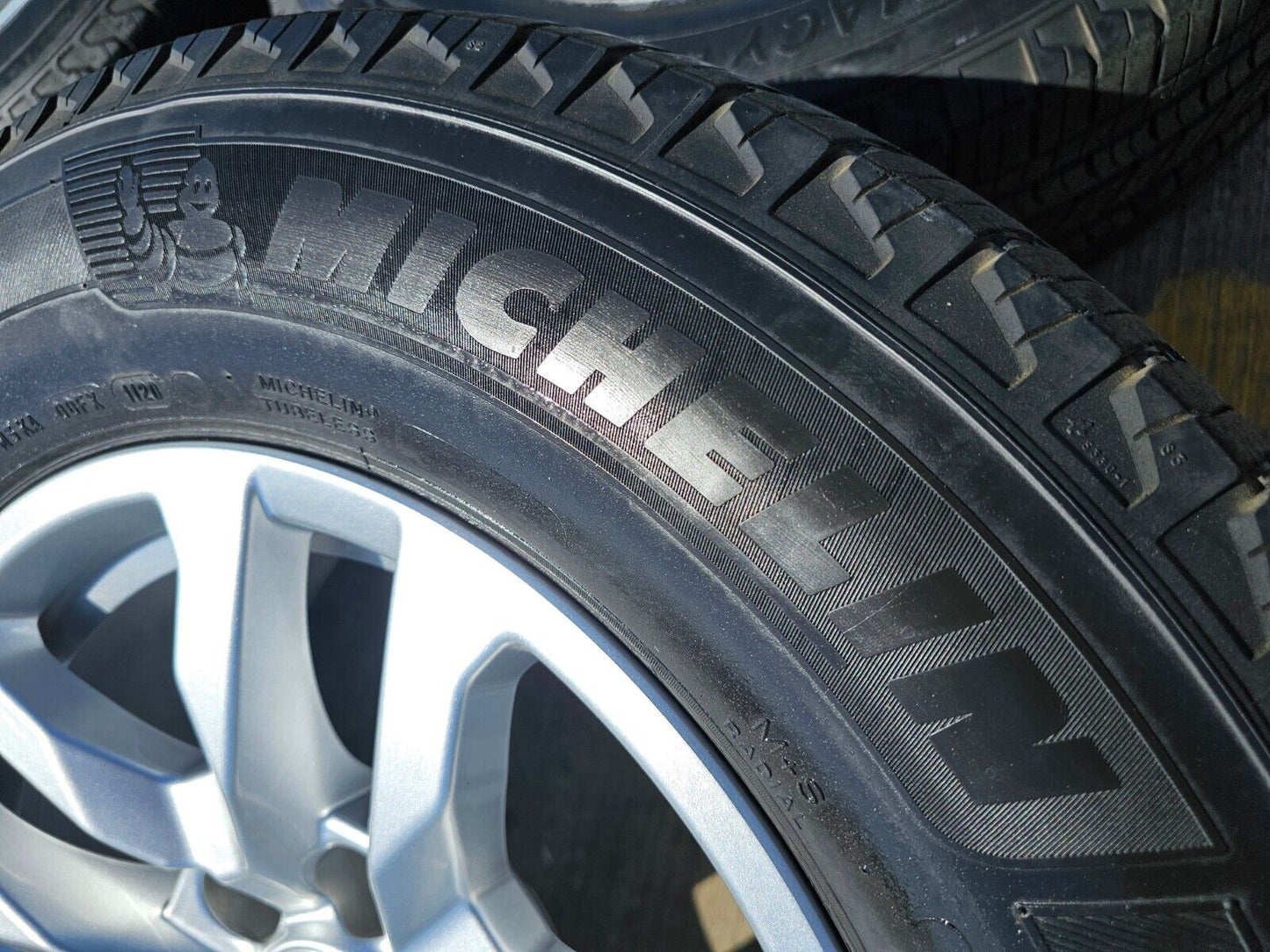 18" Chevy Silverado 1500 Suburban Tahoe OEM 5912 wheels rims GMC MICHELIN