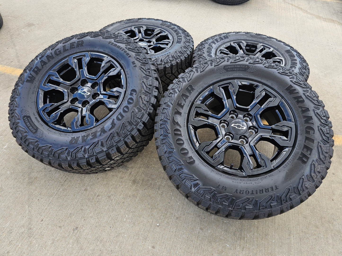 NEW 18" Chevy Silverado ZR2 Tahoe TRAIL BOSS Sierra OEM 95415 wheels rims NEW
