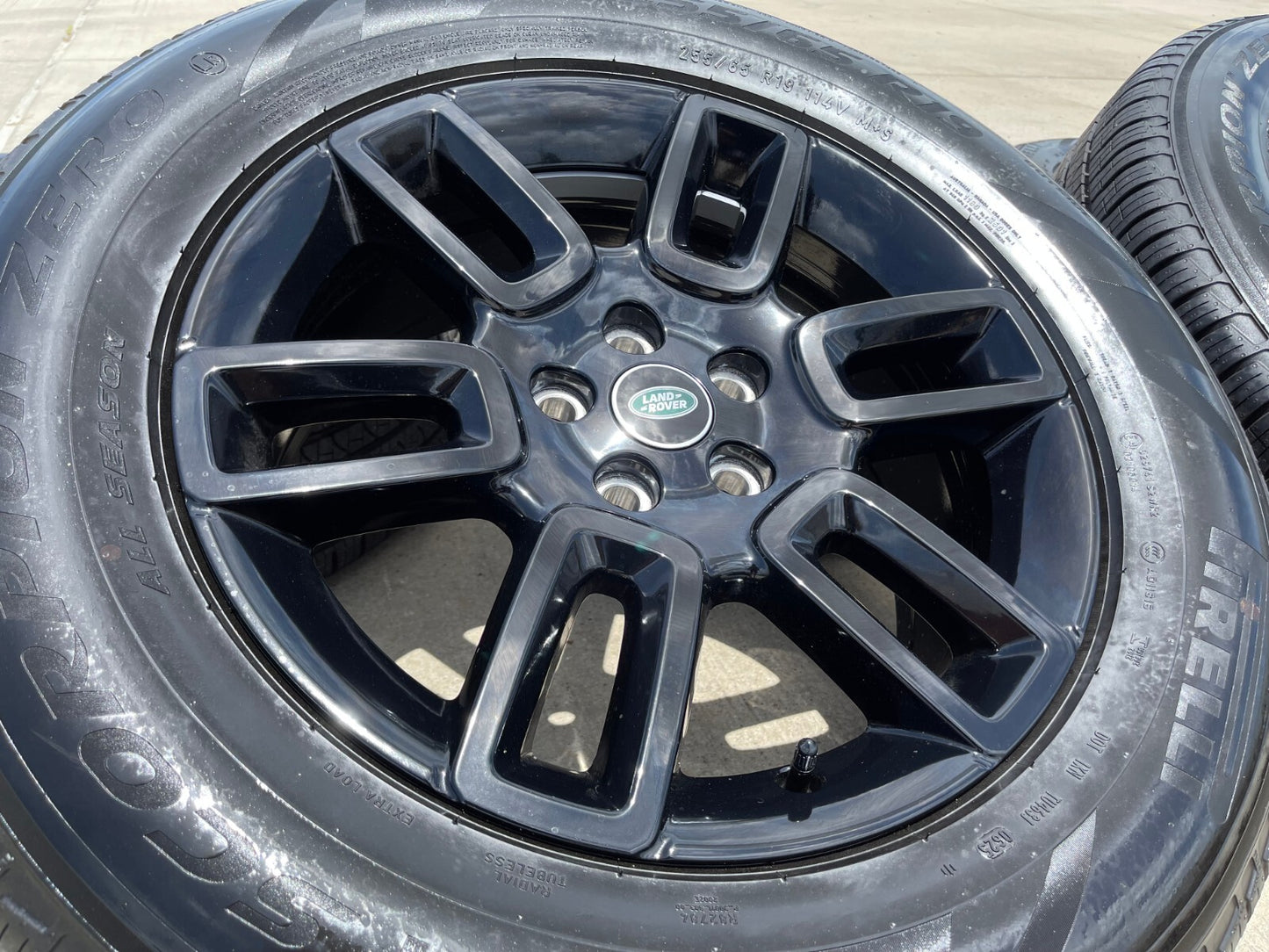 (1) 19" Land Rover DEFENDER Range Rover OEM 72350 wheel rim 2024 2025 2026 NEW