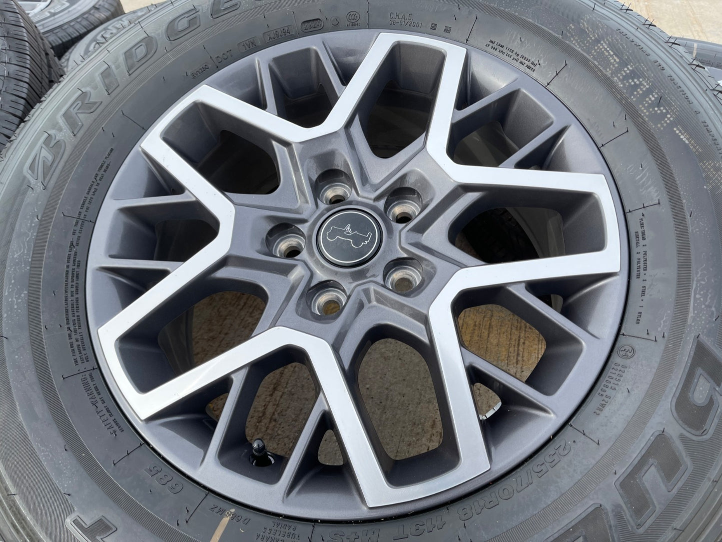 18" Jeep Wrangler Grand Cherokee Gladiator OEM 9331 wheels rims 2025 2026 NEW