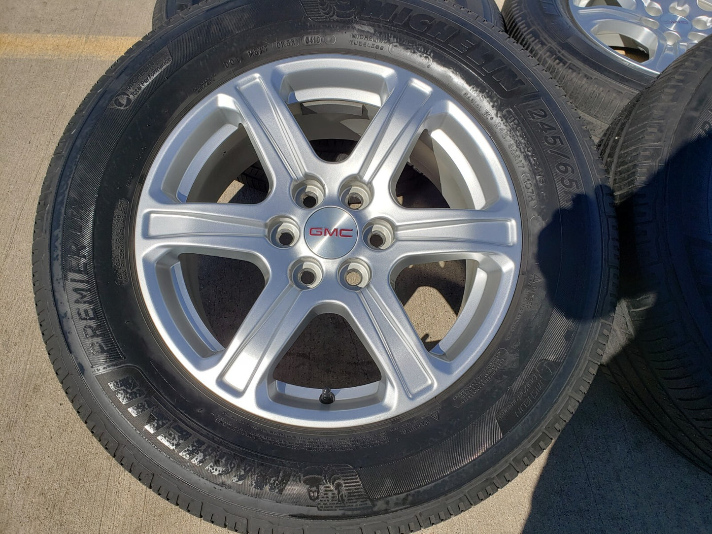 17" GMC Acadia Chevy Blazer Cadillac XT6 OEM wheels rims 5795 tires