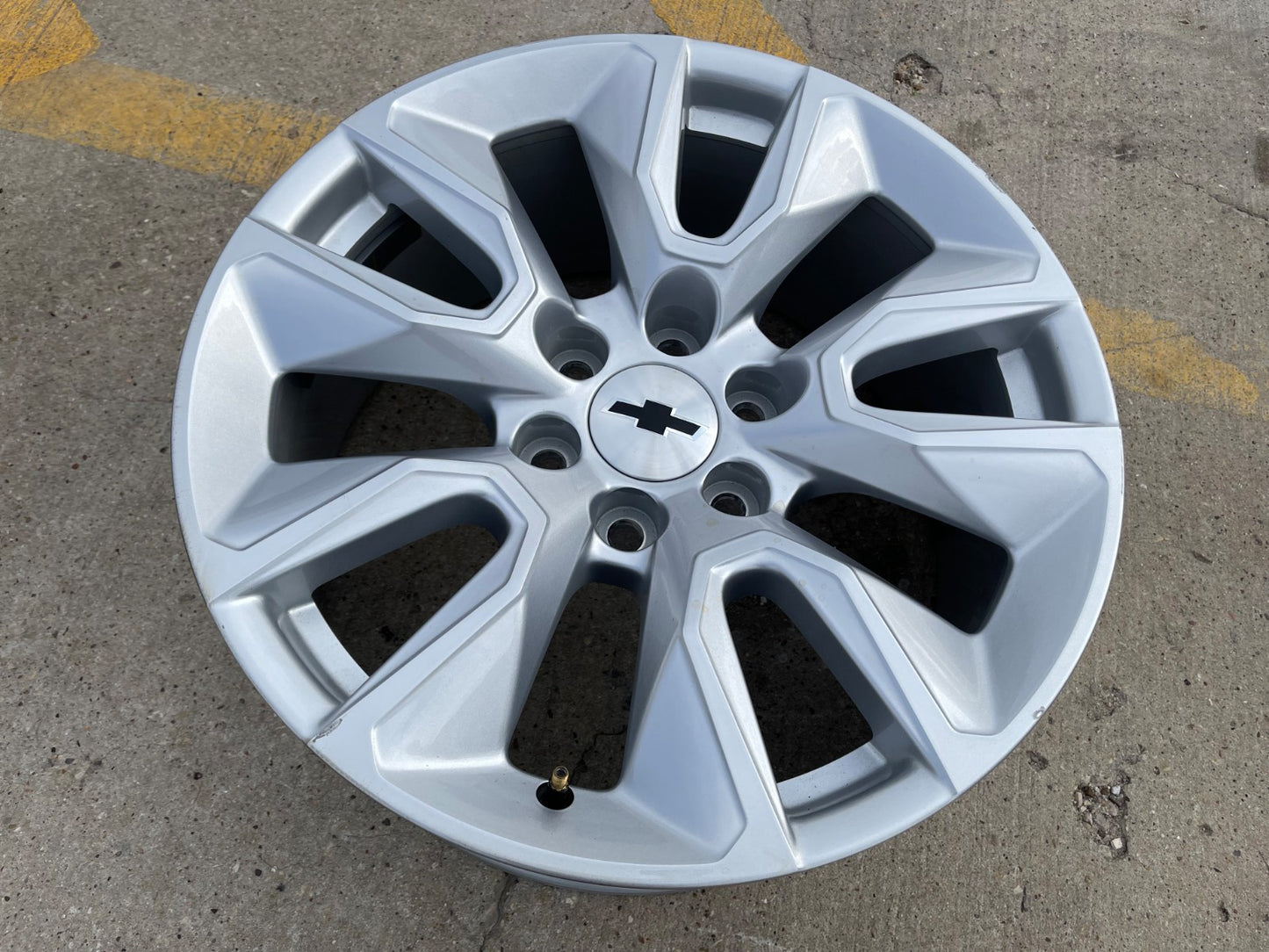 20" Chevy Silverado 1500 Tahoe Suburban OEM 5915 5916 wheel rim