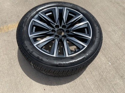(1) 22" Cadillac Escalade OEM Platinum wheel rim 4869 95028 tire 2022 2023 2024