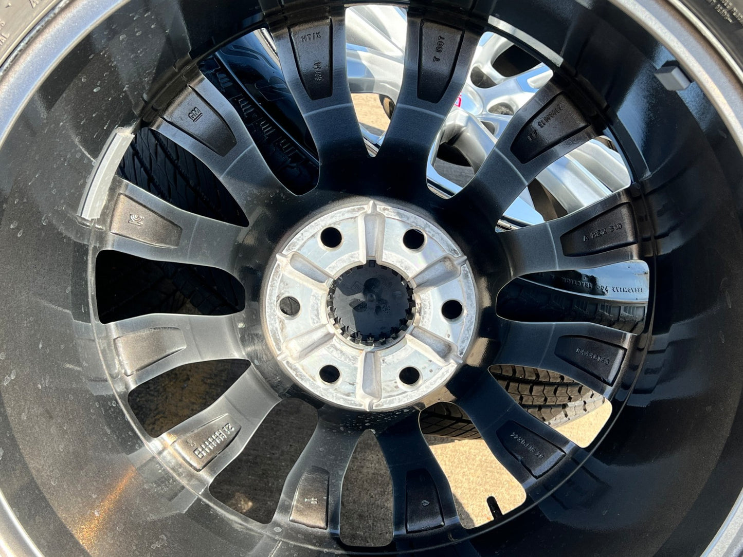 22" GMC Yukon Sierra DENALI OEM wheels rims 14025 97000 tires BRIDGESTONE